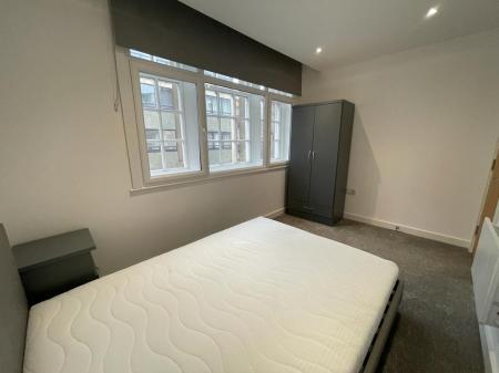 2 bedroom Flat to let in 33 Lowgate, City centre, Hull, HU1
