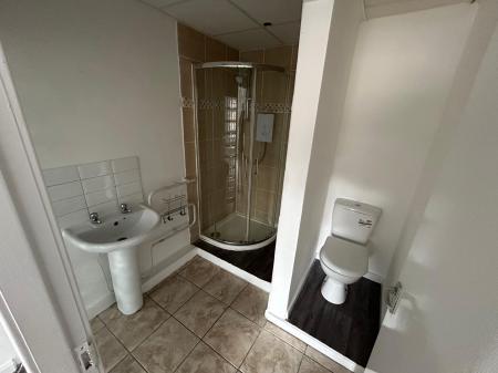 1 bedroom Studio flat to let in Saint Lukes Court, Willerby, HU10