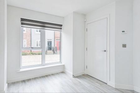 3 bedroom Terraced House for sale in Scotts Square, Hull, HU1