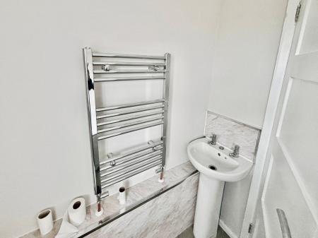 3 bedroom Semi-detached house for sale in Sunny View, Rise, Skirlaugh, Hull, HU11