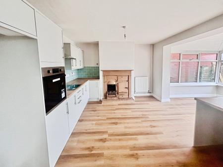 3 bedroom Semi-detached house for sale in Sunny View, Rise, Skirlaugh, Hull, HU11