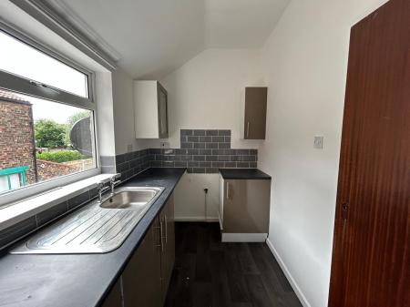 2 bedroom Flat to let in Plane Street, Hull, HU3