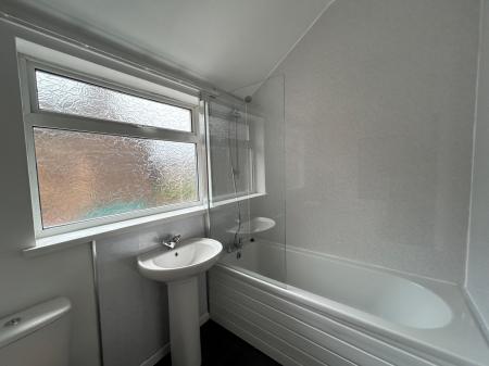 2 bedroom Flat to let in Plane Street, Hull, HU3