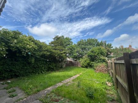 3 bedroom Terraced House to let in Bainbridge Avenue, Hull, HU9