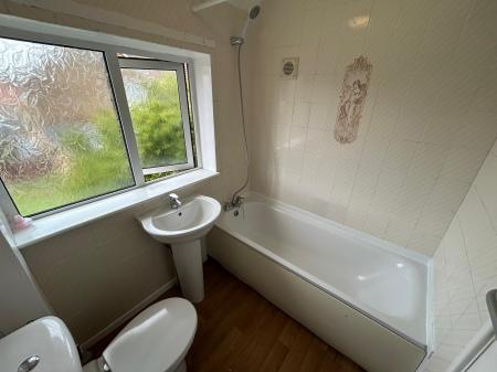 3 bedroom Terraced House to let in Bainbridge Avenue, Hull, HU9