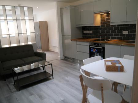 1 bedroom Flat to let in 6-8 George Street, City centre, Hull, HU1