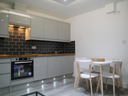 1 bedroom Flat to let in 6-8 George Street, City centre, Hull, HU1
