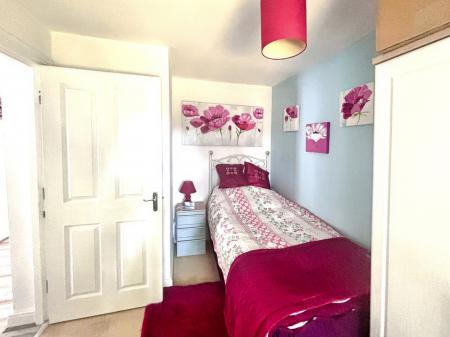 2 bedroom Flat for sale in Dunsley House Hessle Road, Hull, HU4