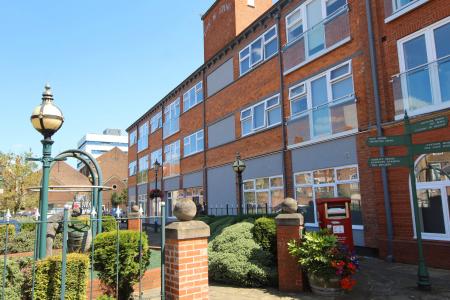 1 bedroom Flat to let in Silvester Street, City centre, Hull, HU1