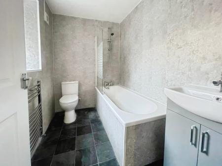 2 bedroom Terraced House to let in Gloucester Street, Hull, HU4