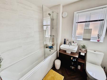 4 bedroom Detached house for sale in Dockers Drive, HU9, Hull, HU9