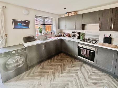 4 bedroom Detached house for sale in Dockers Drive, HU9, Hull, HU9