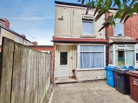 2 bedroom End of terrace house for sale in Alaska Villas, Barnsley Street, Hull, HU8