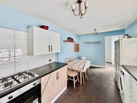 5 bedroom Terraced House for sale in Grafton Street, Hull, HU5