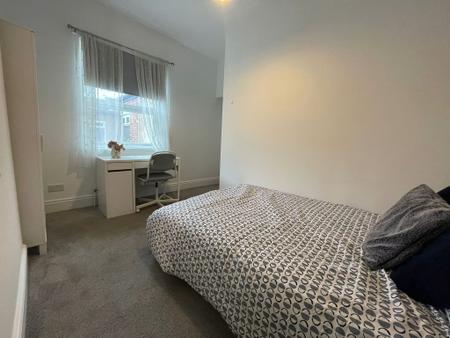 4 bedroom House of Multiple Occupation for sale in Mayfield Street, HU3, Hull, HU3