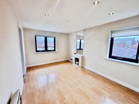 1 bedroom Flat for sale in Trinity Court, Fish Street, City centre, Hull, HU1