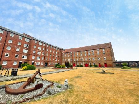 1 bedroom Flat to let in High Street, City centre, Hull, HU1