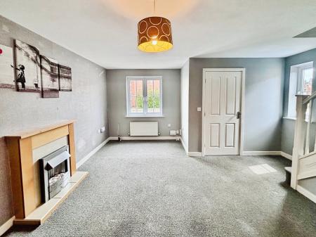 3 bedroom Semi-detached house for sale in Acasta Way, HU9, Hull, HU9