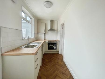 2 bedroom Terraced House to let in Moorhouse Road, Hull, HU5