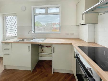 2 bedroom Terraced House to let in Moorhouse Road, Hull, HU5