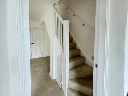 2 bedroom Terraced House to let in Moorhouse Road, Hull, HU5