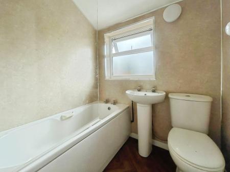 2 bedroom Terraced House to let in Moorhouse Road, Hull, HU5