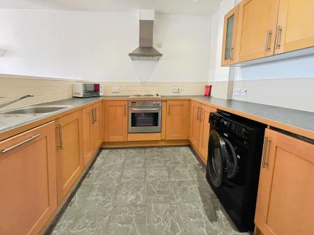 2 bedroom Flat to let in Lowgate, City centre, Hull, HU1