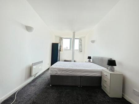 2 bedroom Flat to let in Lowgate, City centre, Hull, HU1