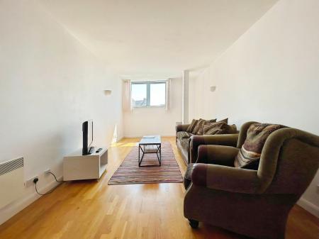 2 bedroom Flat to let in Lowgate, City centre, Hull, HU1