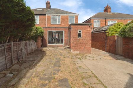 3 bedroom Semi-detached house for sale in Westfield Rise, Barrow Lane, Hessle, HU13