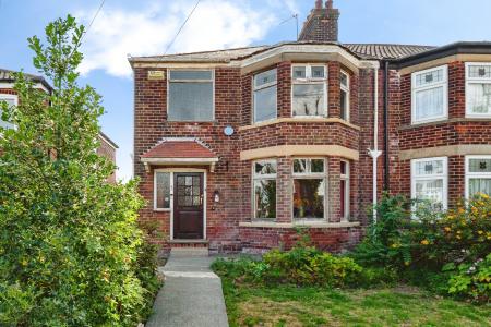 3 bedroom Semi-detached house for sale in Westfield Rise, Barrow Lane, Hessle, HU13