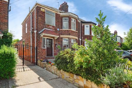 3 bedroom Semi-detached house for sale in Westfield Rise, Barrow Lane, Hessle, HU13