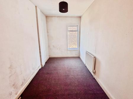 2 bedroom Semi-detached house for sale in Lorraine Street, Hull, HU8