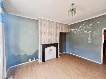 2 bedroom Semi-detached house for sale in Lorraine Street, Hull, HU8