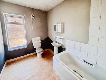 2 bedroom Semi-detached house for sale in Lorraine Street, Hull, HU8