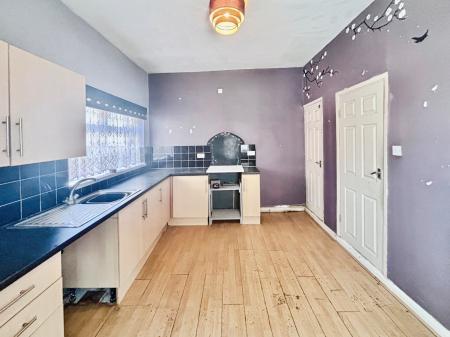 2 bedroom Semi-detached house for sale in Lorraine Street, Hull, HU8