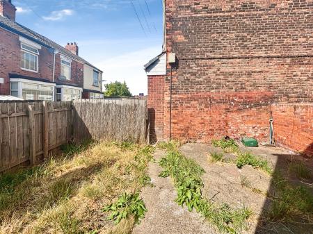 2 bedroom Semi-detached house for sale in Lorraine Street, Hull, HU8