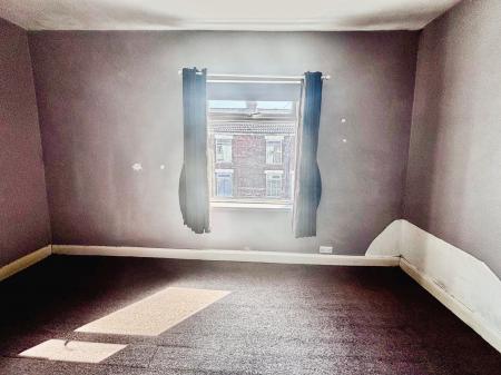 2 bedroom Semi-detached house for sale in Lorraine Street, Hull, HU8
