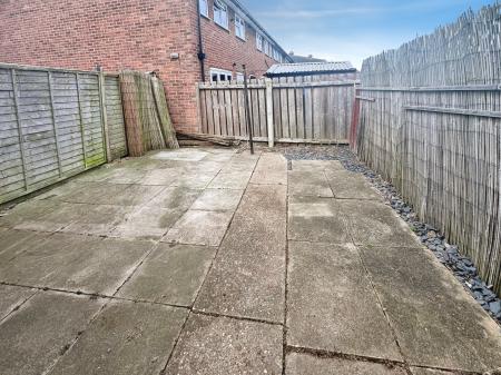3 bedroom Terraced House for sale in Stratford Walk, Hull, HU9