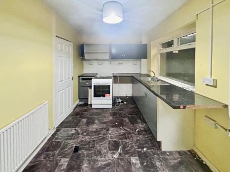 3 bedroom Terraced House for sale in Stratford Walk, Hull, HU9