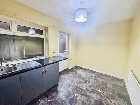 3 bedroom Terraced House for sale in Stratford Walk, Hull, HU9