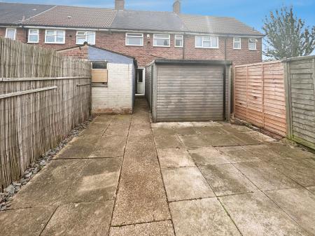 3 bedroom Terraced House for sale in Stratford Walk, Hull, HU9