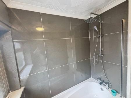 3 bedroom Terraced House for sale in Stratford Walk, Hull, HU9