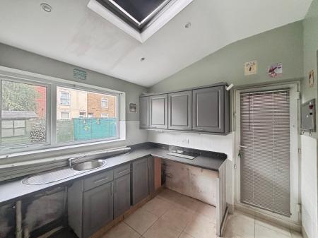 2 bedroom Terraced House for sale in Wilton Avenue, Franklin Street, HU9, Hull, HU9