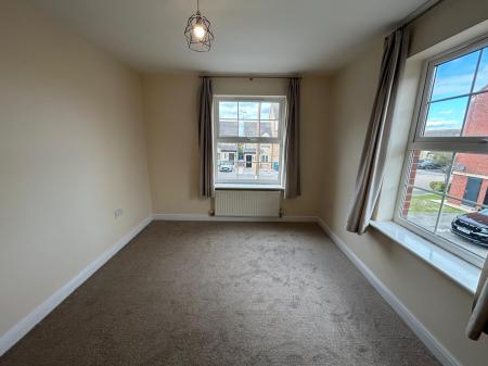 2 bedroom Flat to let in Lambwath Hall Court, Biggin Avenue, Hull, HU7