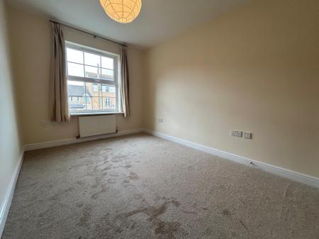 2 bedroom Flat to let in Lambwath Hall Court, Biggin Avenue, Hull, HU7
