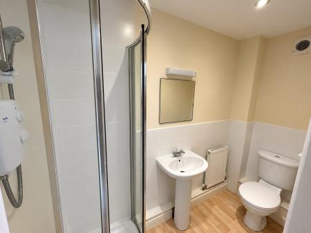2 bedroom Flat to let in Lambwath Hall Court, Biggin Avenue, Hull, HU7