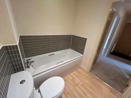 2 bedroom Flat to let in Lambwath Hall Court, Biggin Avenue, Hull, HU7