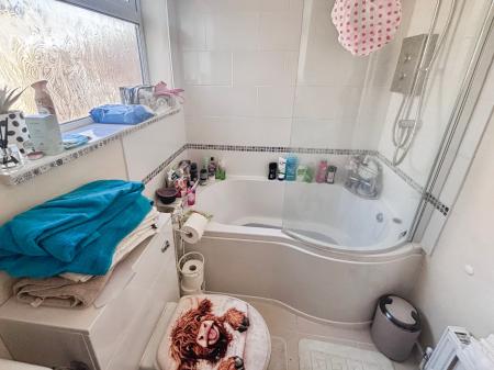 2 bedroom Terraced House for sale in McKinley Avenue, Albemarle Str, Hull, HU3