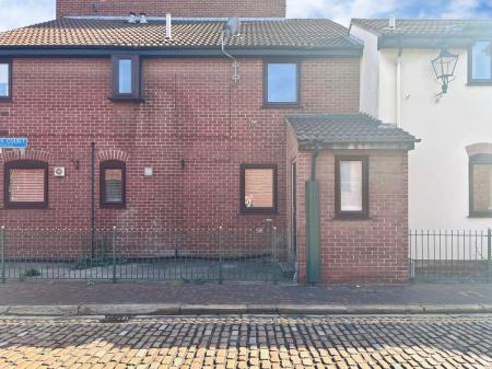 1 bedroom Flat for sale in Trinity Court Dagger Lane, City centre, Hull, HU1